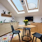 Apartamento Tyzenhauz Siemiradzkiego Street *