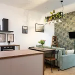 Apartamento Tyzenhauz Siemiradzkiego Street *