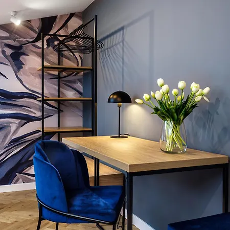Tyzenhauz Siemiradzkiego Street Апартаменты