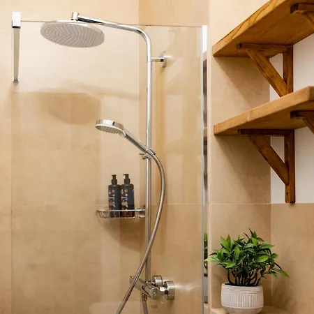 Tyzenhauz Siemiradzkiego Street Апартаменты