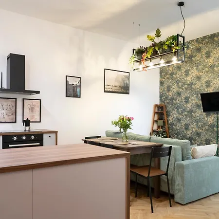 Апартаменты Tyzenhauz Siemiradzkiego Street *