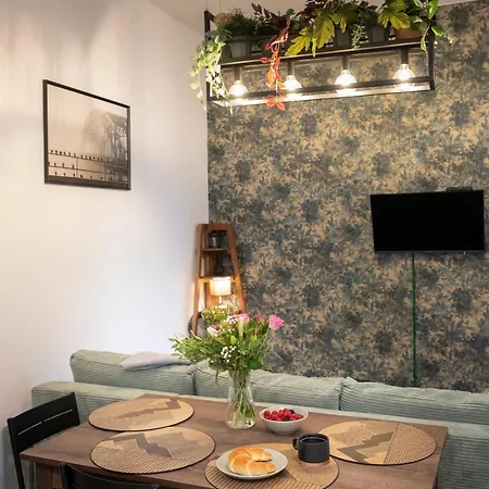 Apartment Tyzenhauz Siemiradzkiego Street Krakau