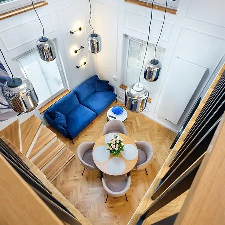 Tyzenhauz Siemiradzkiego Street Апартаменты *