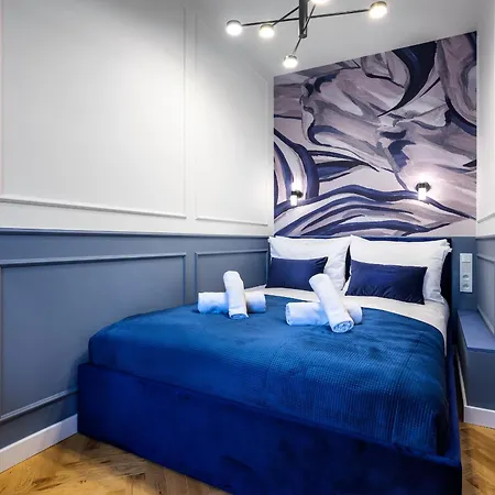 Tyzenhauz Siemiradzkiego Street Apartmán *