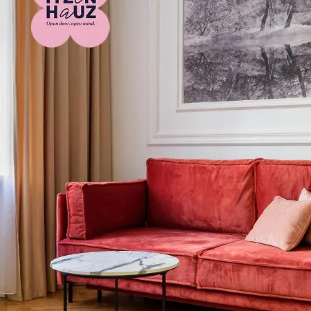 Tyzenhauz Siemiradzkiego Street Апартаменты