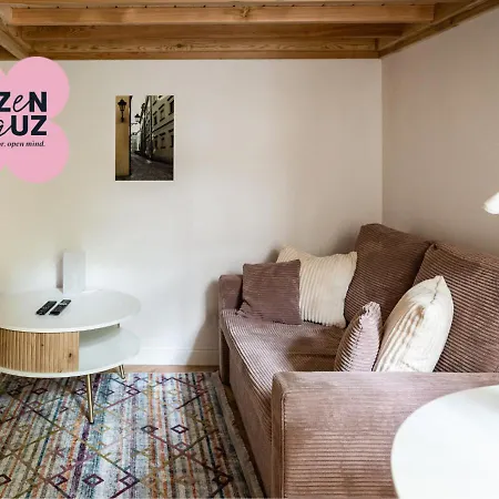 Tyzenhauz Siemiradzkiego Street Апартаменты Краков